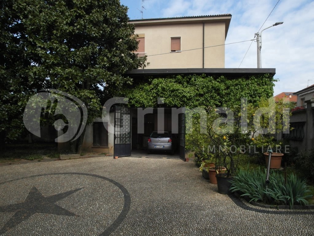 Villa con giardino a Carate Brianza