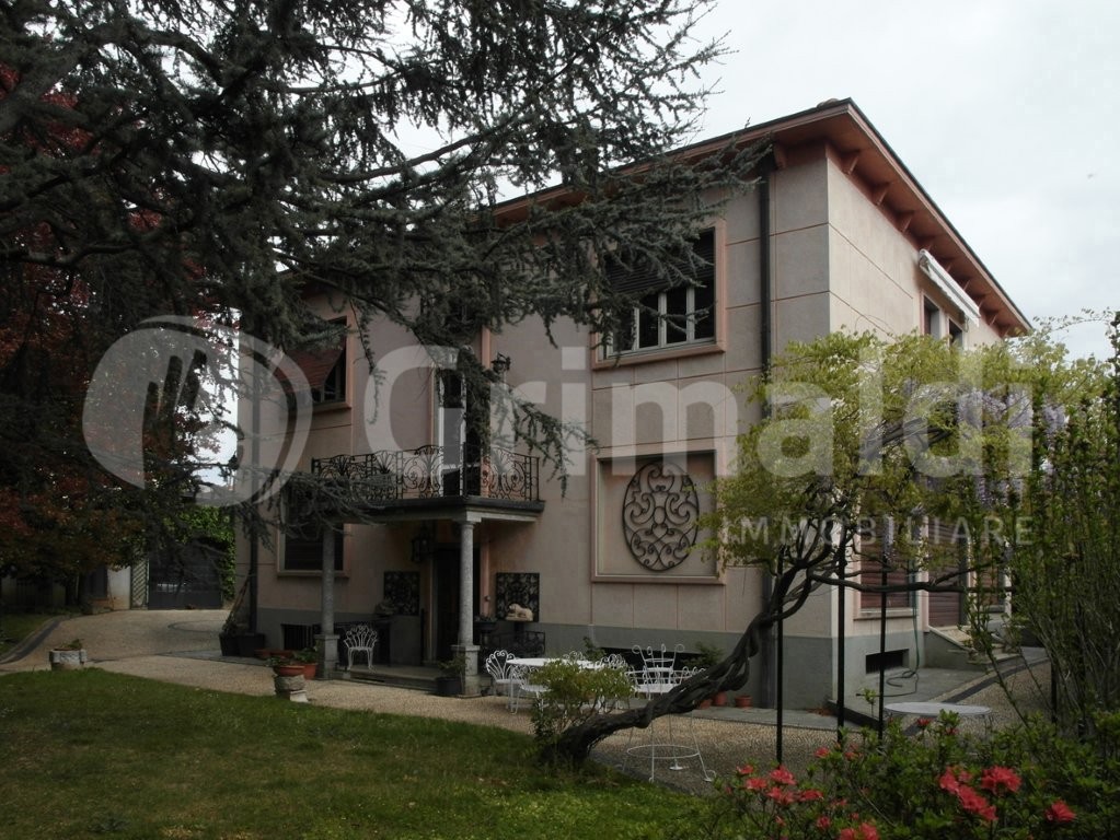 Villa con giardino a Carate Brianza