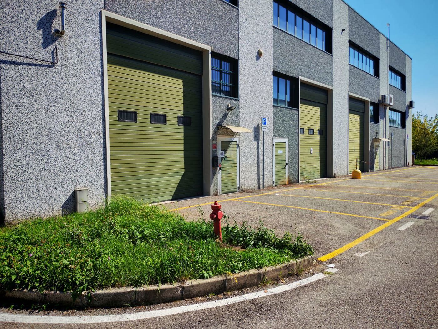 Magazzino in vendita a Faloppio