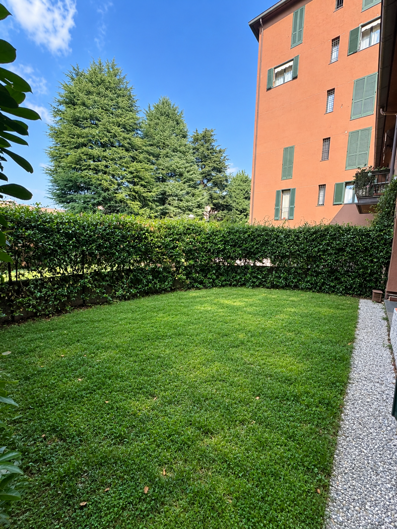 Appartamento con giardino a Monza