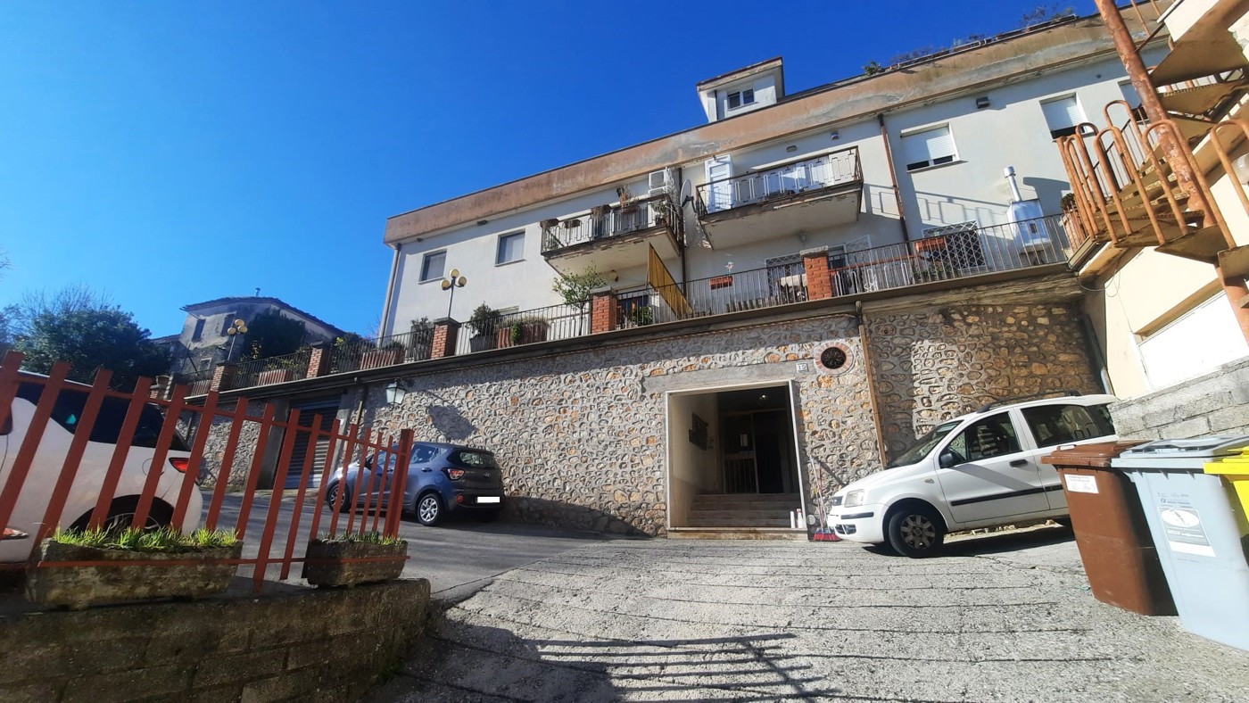 Appartamento con box a Veroli