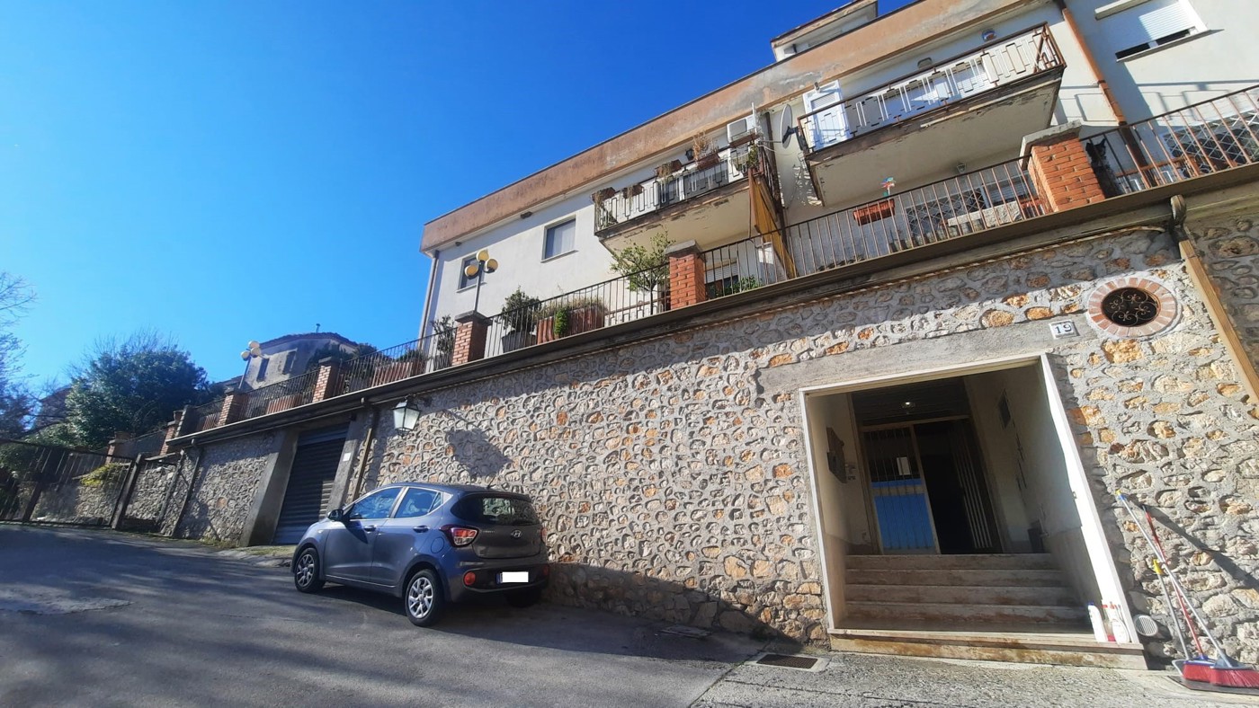 Appartamento con box a Veroli