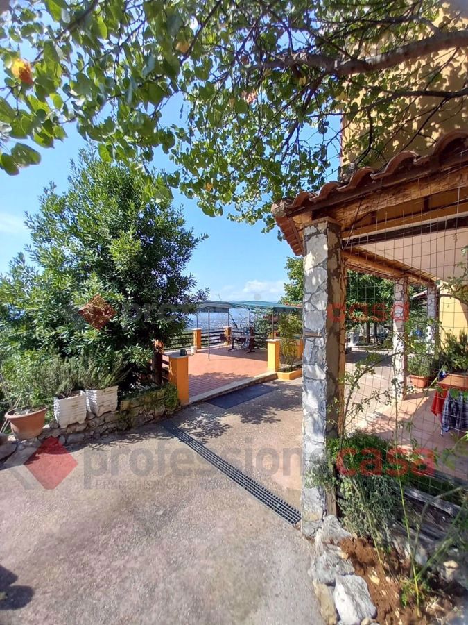 Casa indipendente con giardino a Veroli