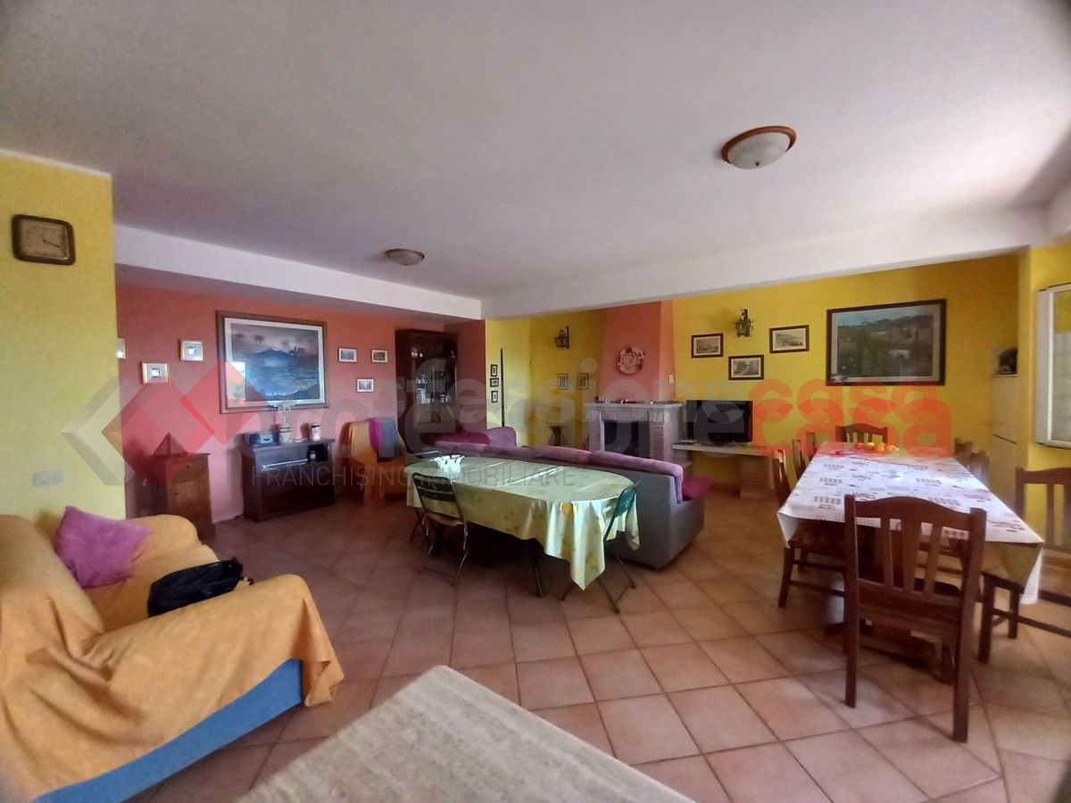 Casa indipendente con giardino a Veroli