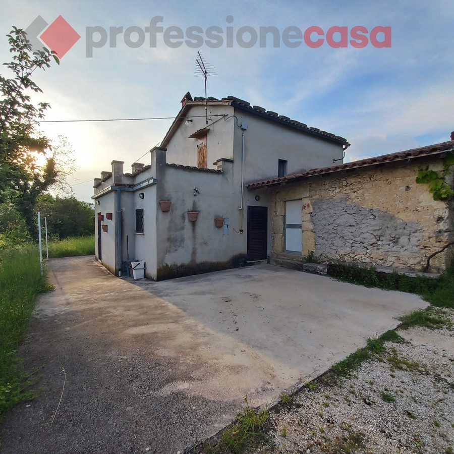 Trilocale arredato in affitto a Veroli