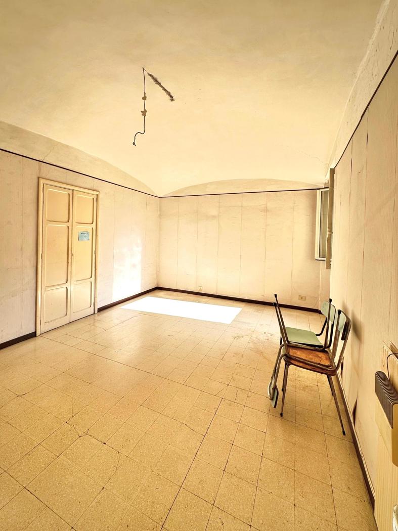 Trilocale da ristrutturare a Roma