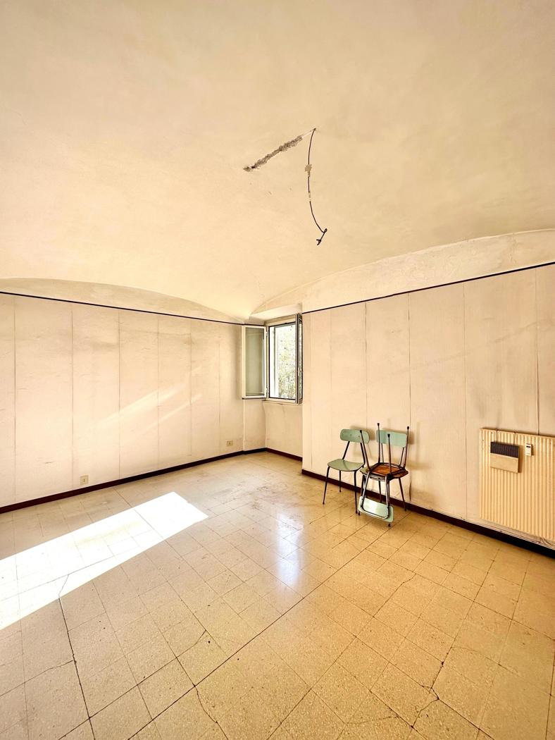 Trilocale da ristrutturare a Roma