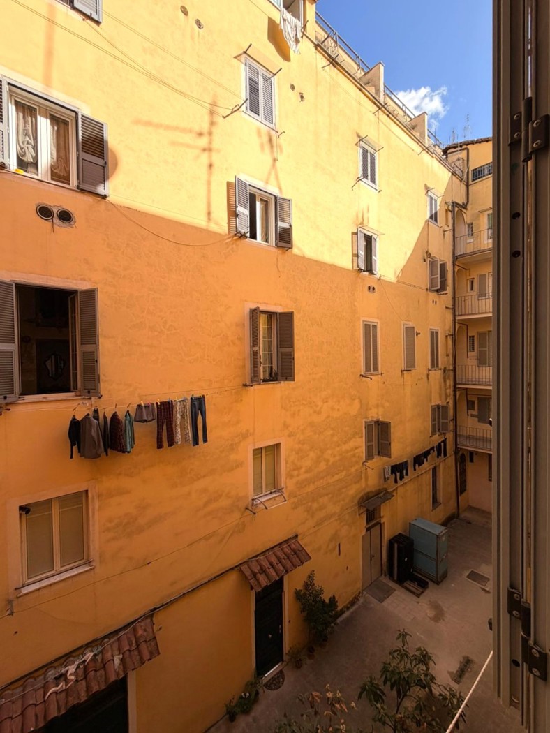 Bilocale arredato in affitto a Roma