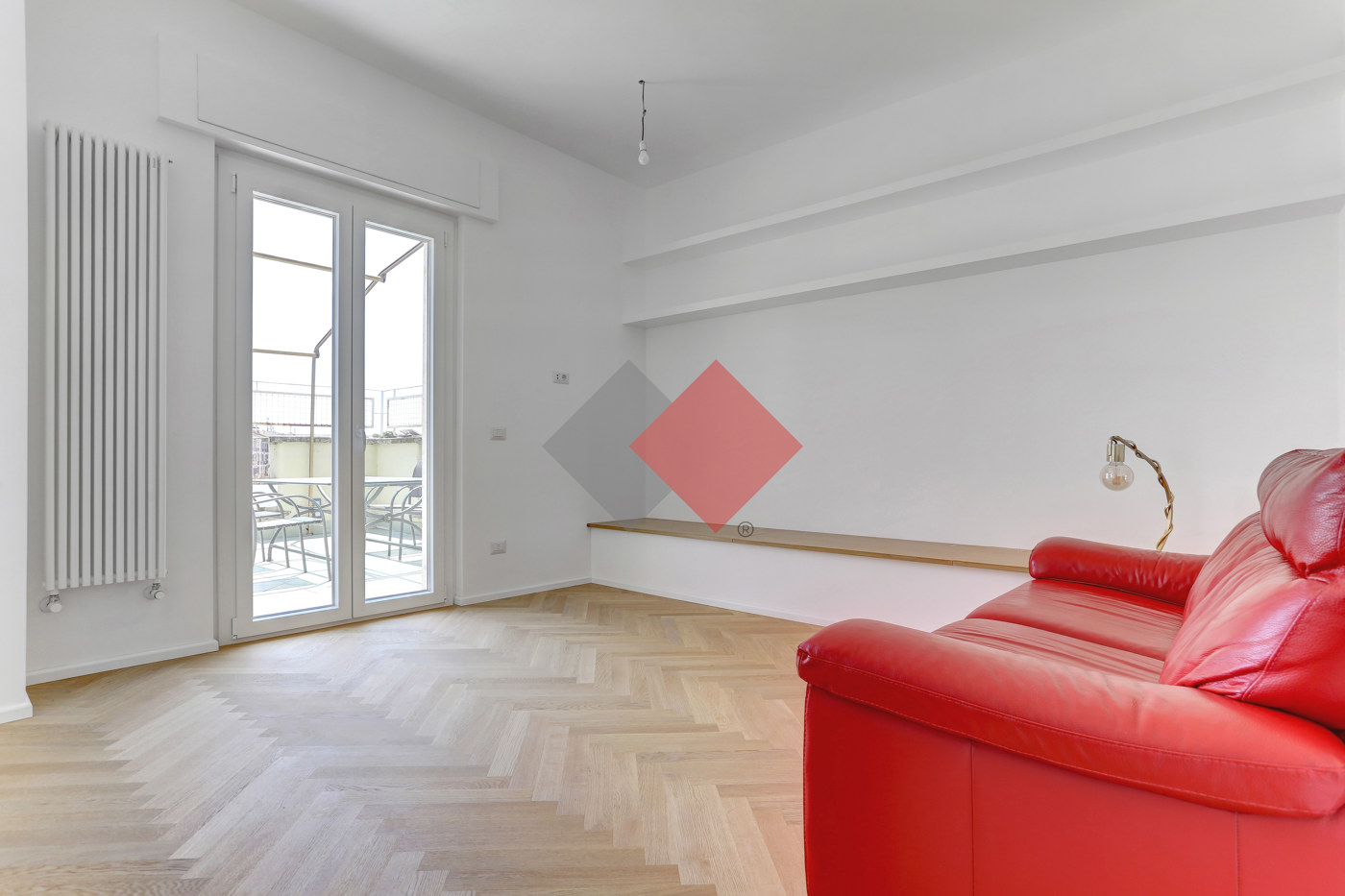 Attico arredato in affitto a Roma