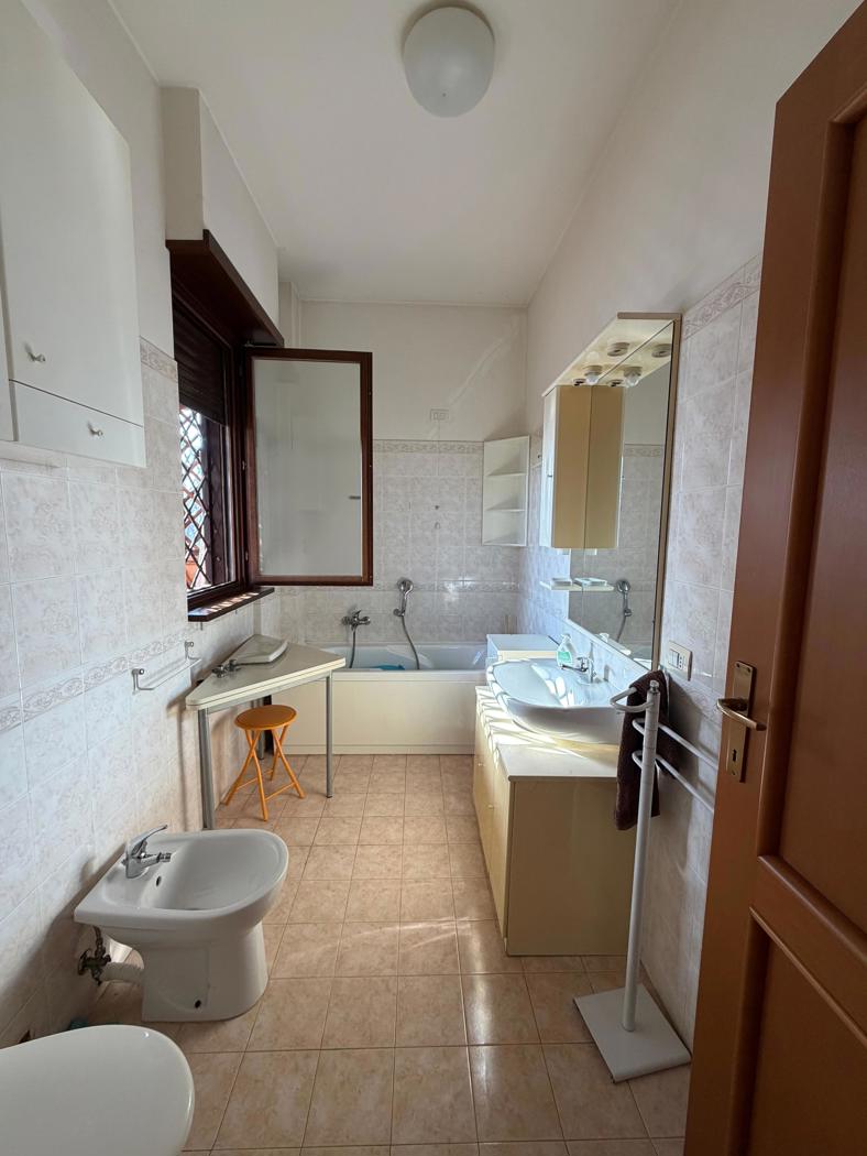 Trilocale arredato in affitto a Roma