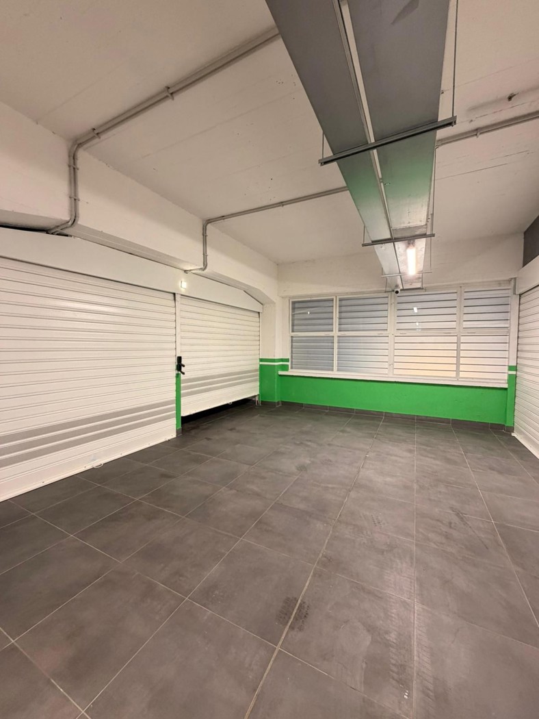 Box/Garage 17mq in affitto a Roma