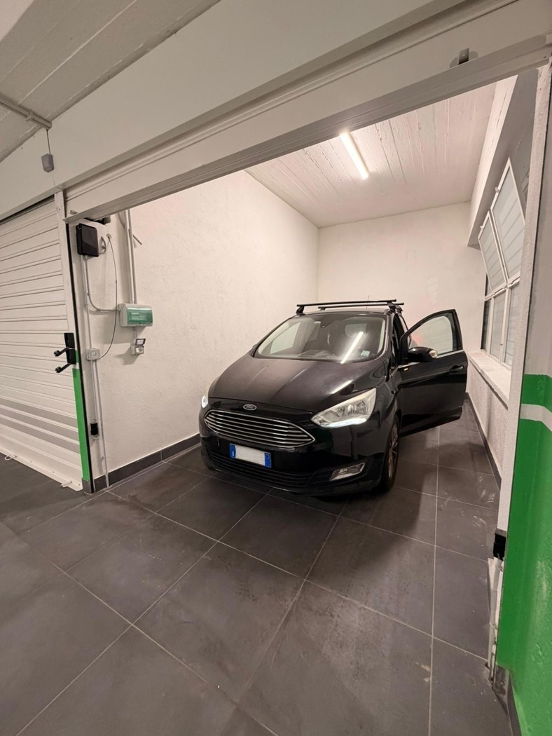 Box/Garage 17mq in affitto a Roma