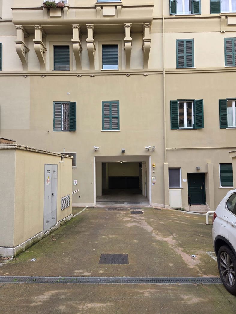 Box/Garage 13mq in affitto a Roma