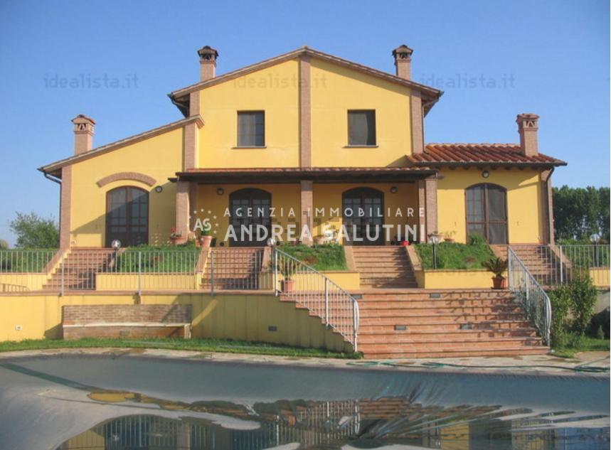 Villa con terrazzo a Montopoli in Val d'Arno