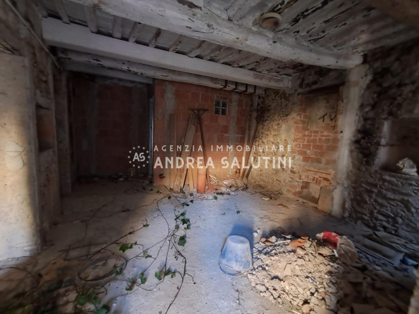 Quadrilocale con terrazzo a Buti