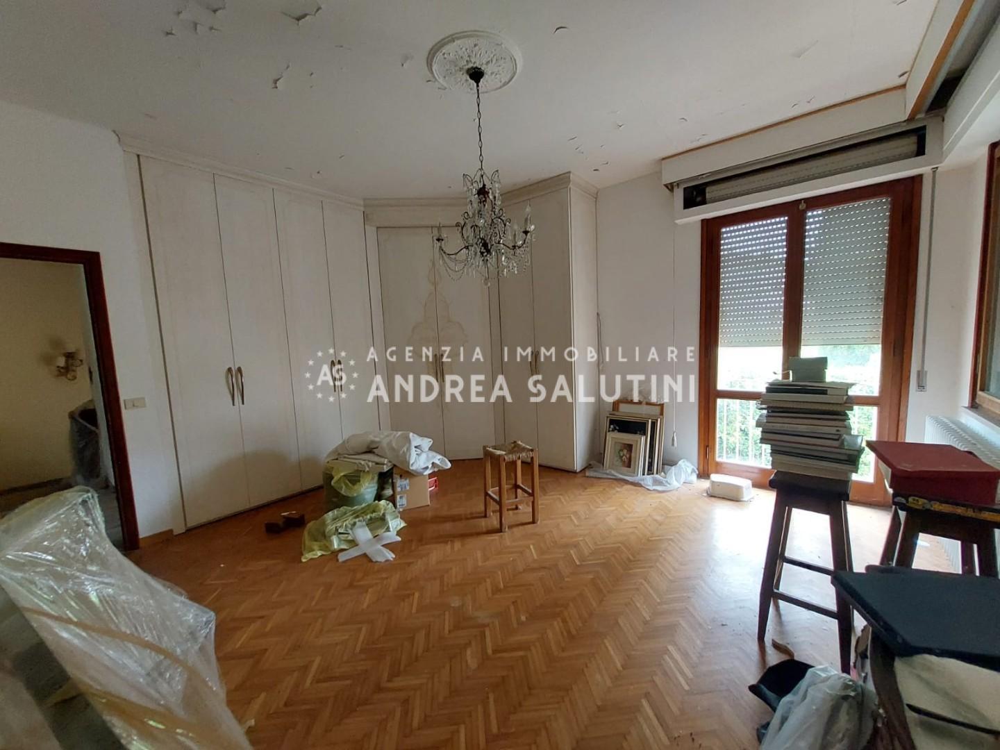 Villa con giardino, Pontedera la rotta