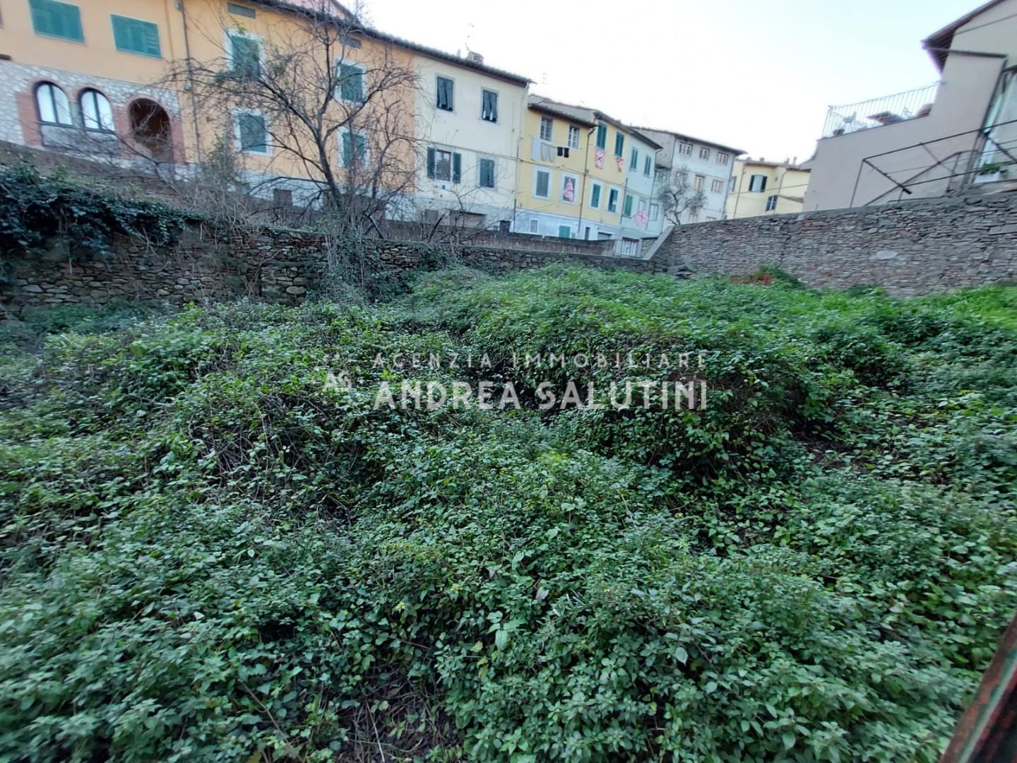 Quadrilocale con giardino a Buti