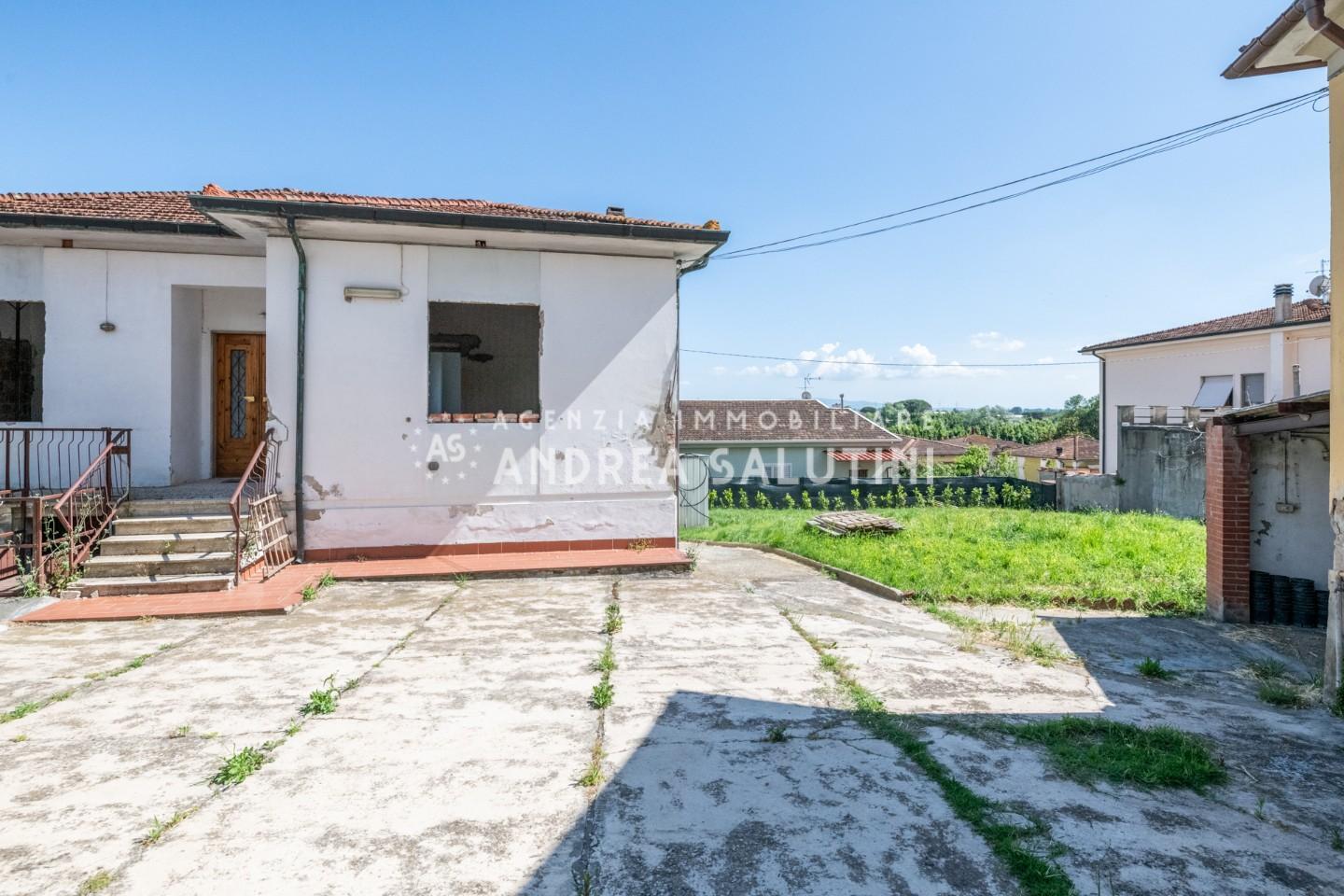 Casa indipendente con giardino, Buti cascine