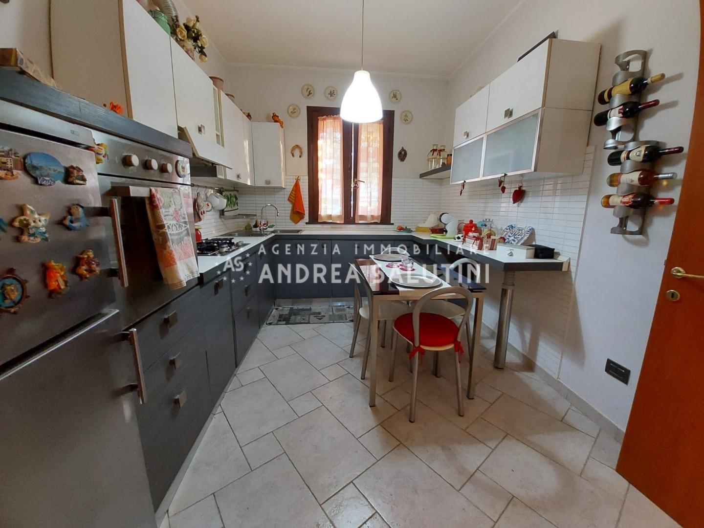 Villa con giardino a Santa Maria a Monte