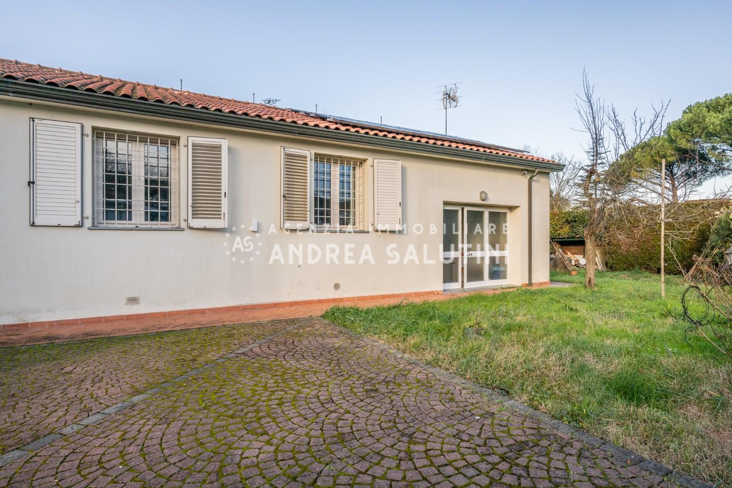 Villa Bifamiliare con giardino, Pontedera stadio,centro scolastico