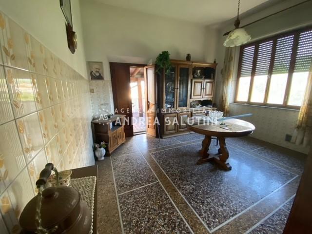 Casa indipendente con terrazzo a Cascina
