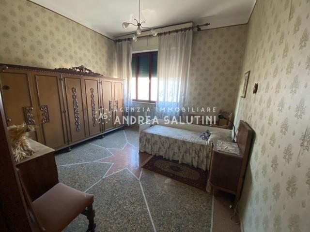 Casa indipendente con terrazzo a Cascina