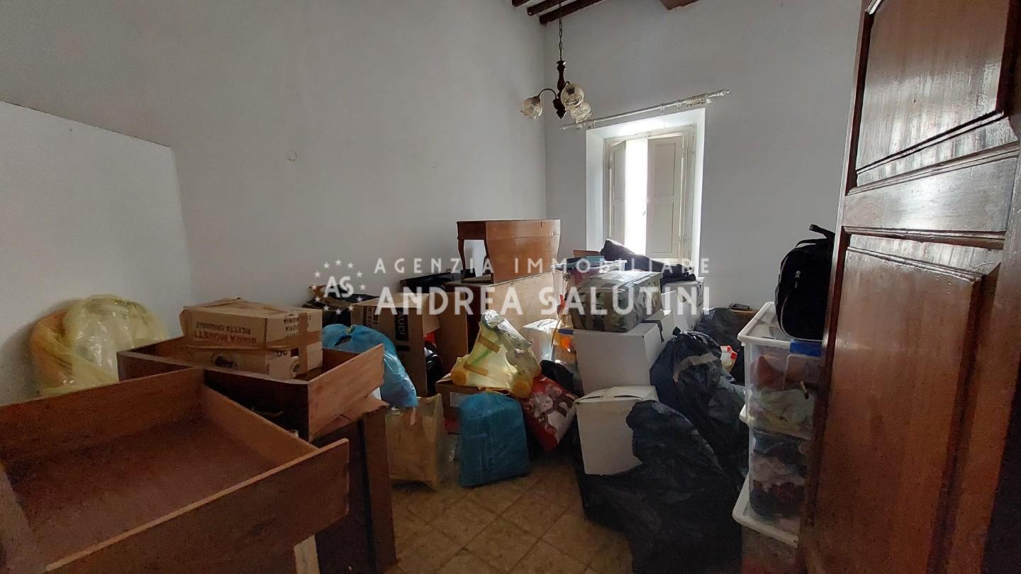 Trilocale con terrazzo a Buti