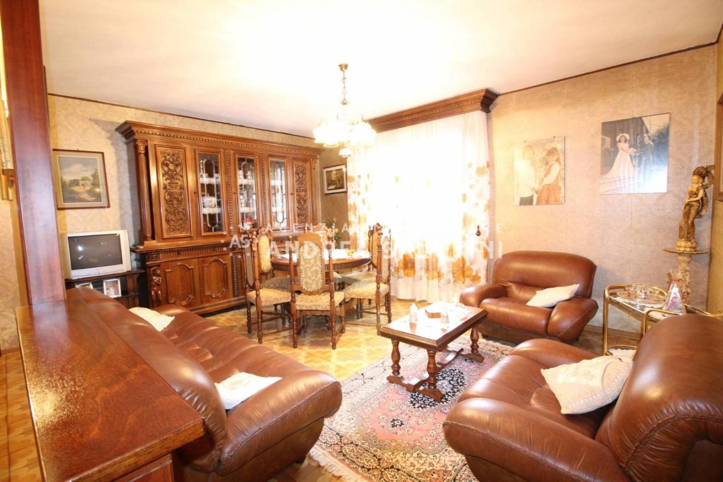 Villa con giardino, Buti cascine