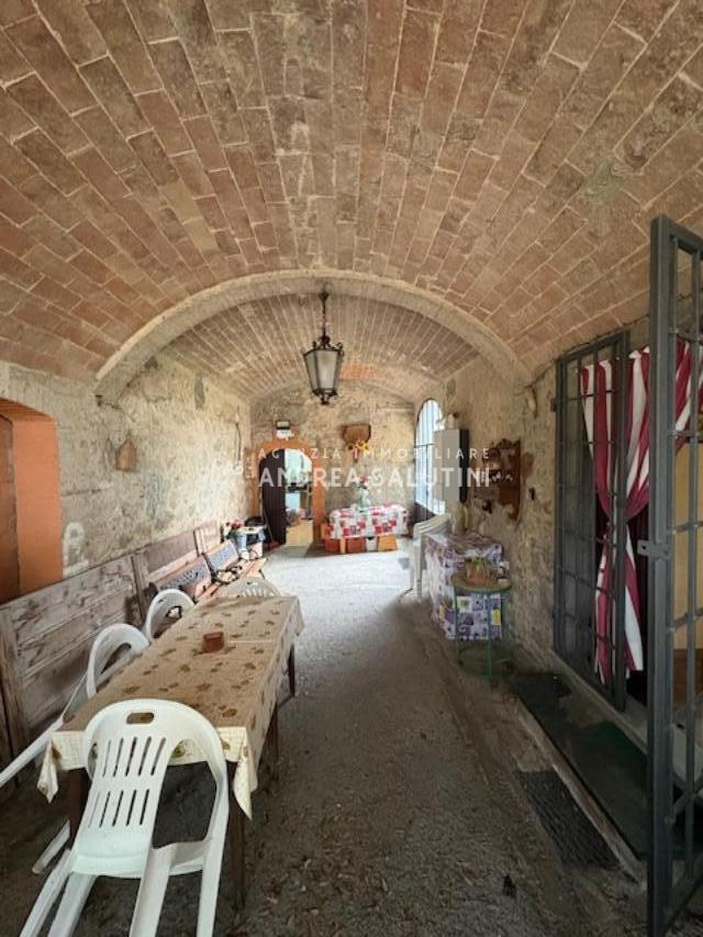 Casa indipendente con giardino, Chianni garetto