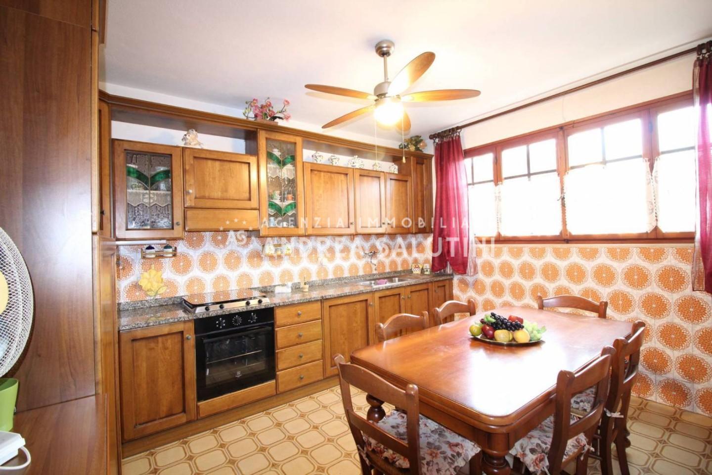 Villa con giardino, Buti cascine