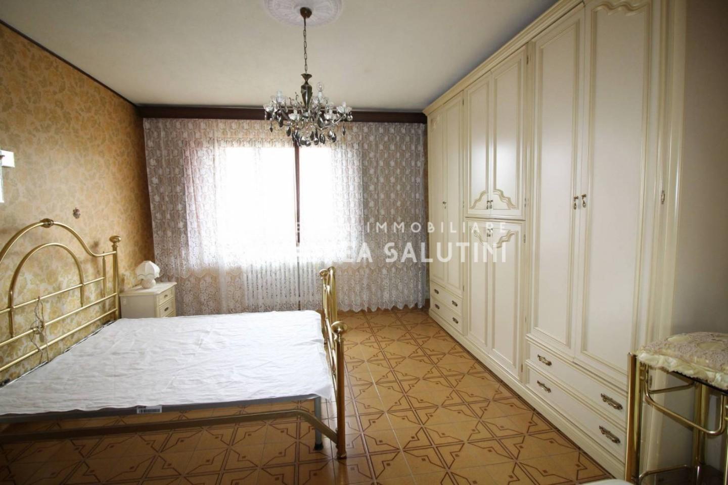 Villa con giardino, Buti cascine