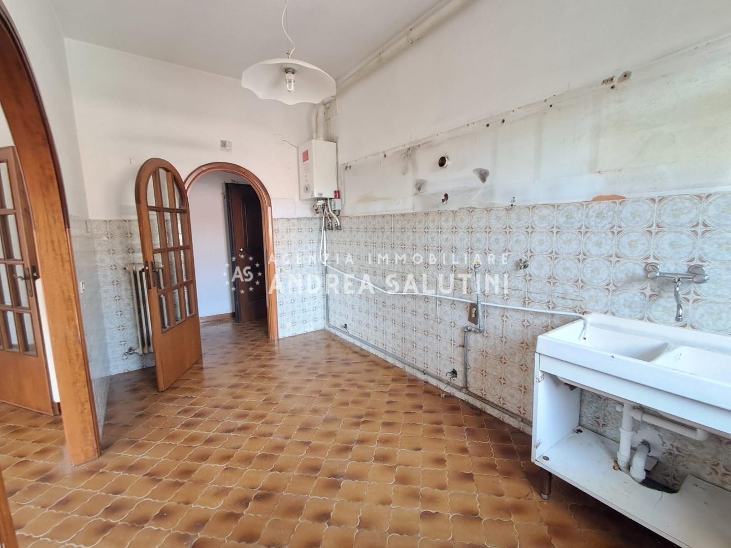 Appartamento con terrazzi, Buti la croce