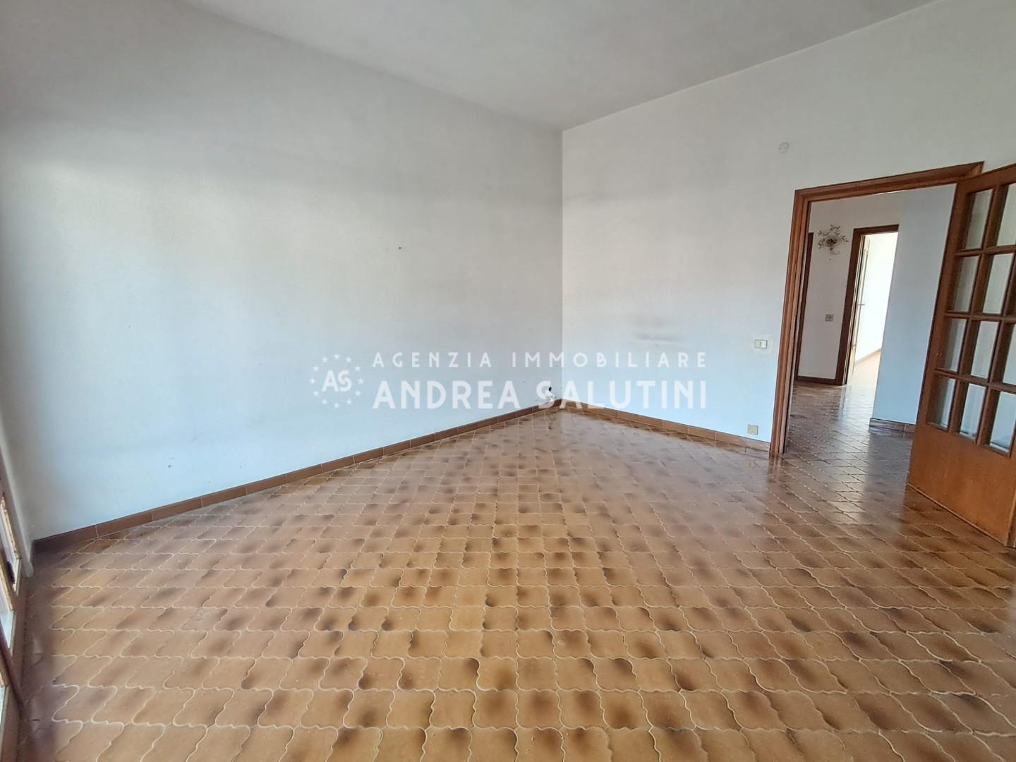 Appartamento con terrazzi, Buti la croce