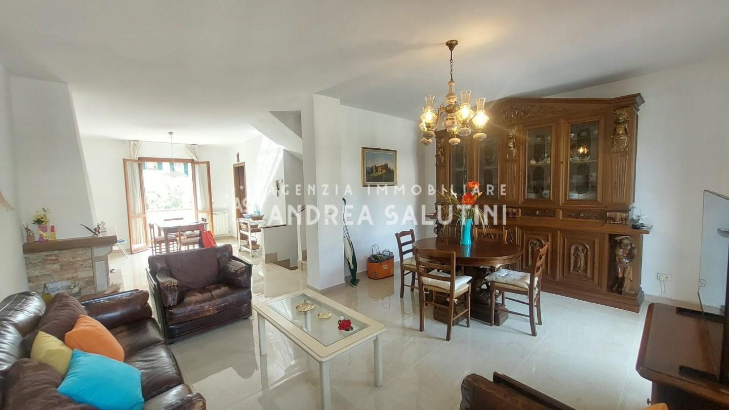 Villa con giardino a Calci