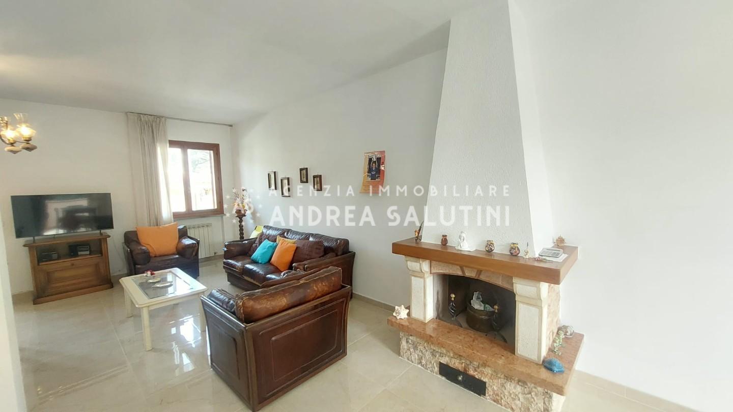 Villa con giardino a Calci