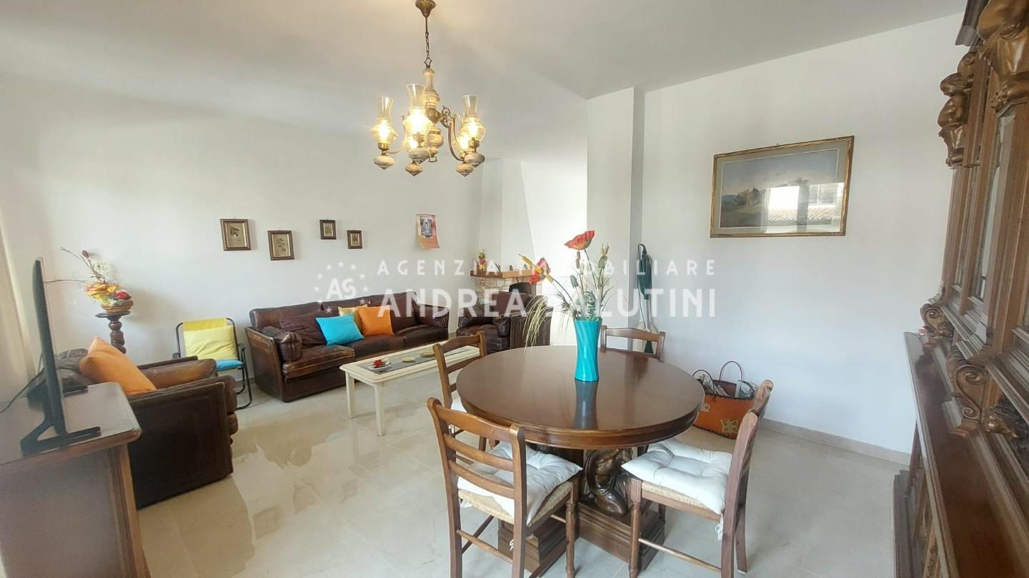 Villa con giardino a Calci