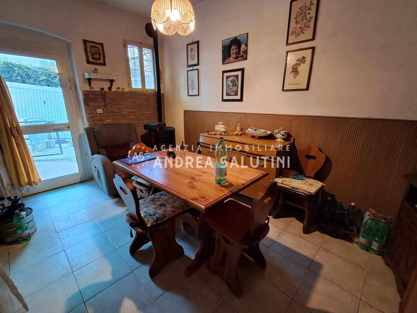 Casa indipendente con giardino, Pontedera montecastello