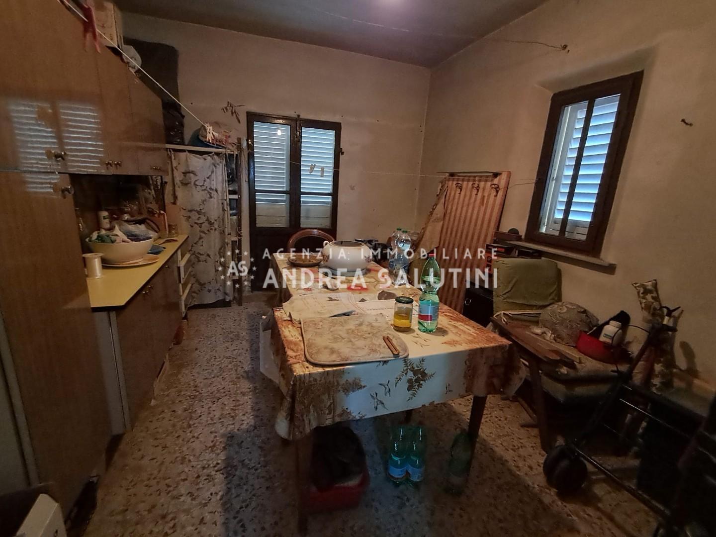 Casa indipendente con giardino, Pontedera montecastello