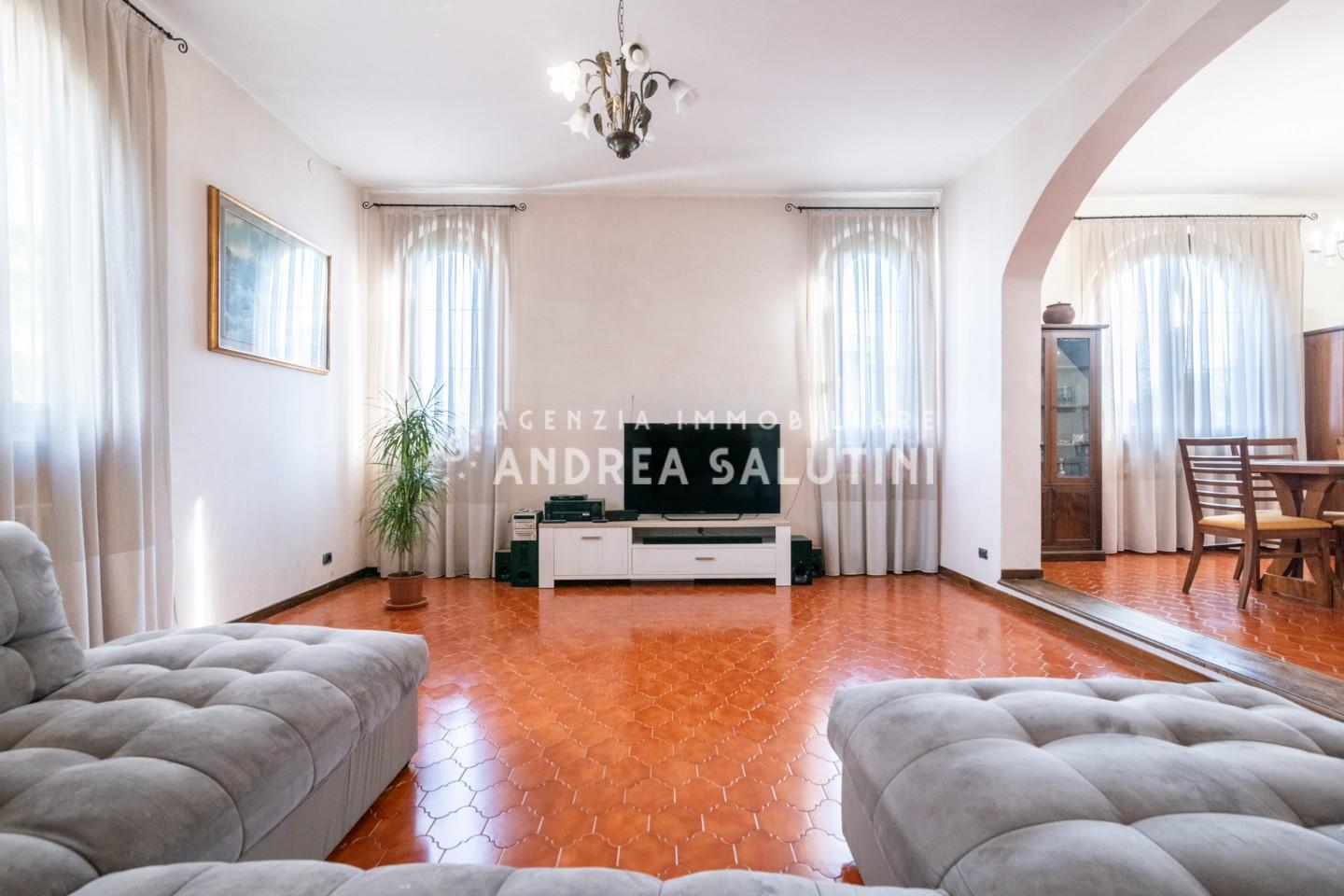Villa con giardino, Pontedera il chiesino
