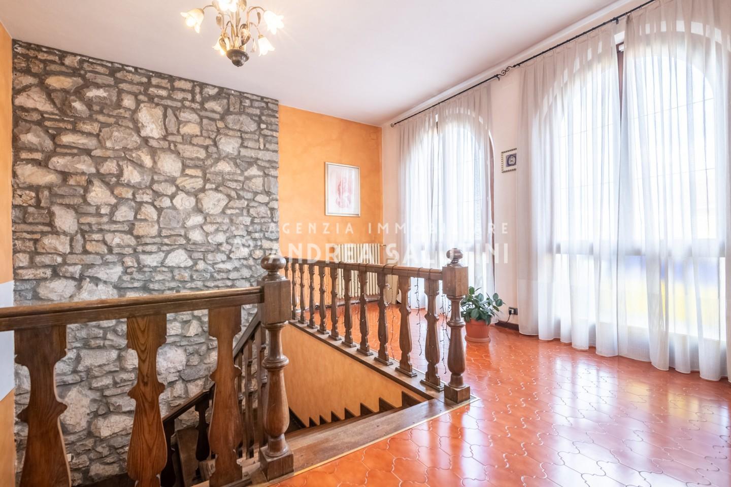 Villa con giardino, Pontedera il chiesino