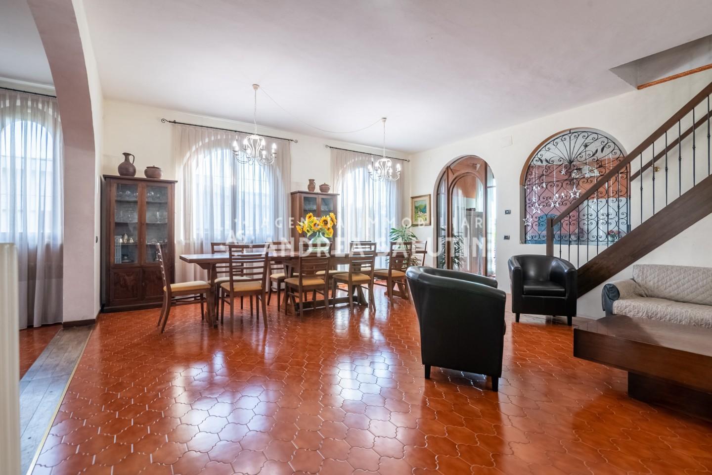 Villa con giardino, Pontedera il chiesino