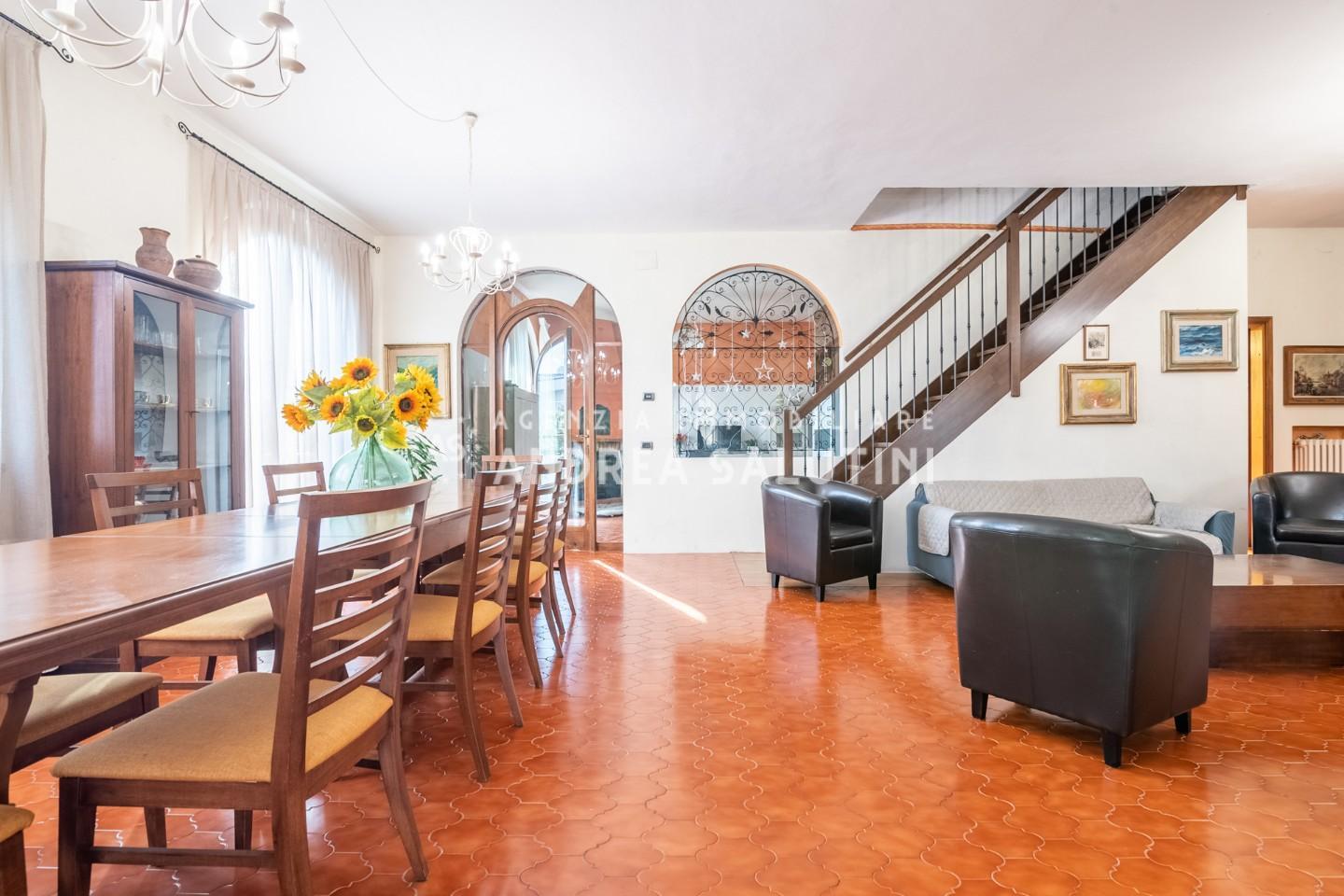 Villa con giardino, Pontedera il chiesino