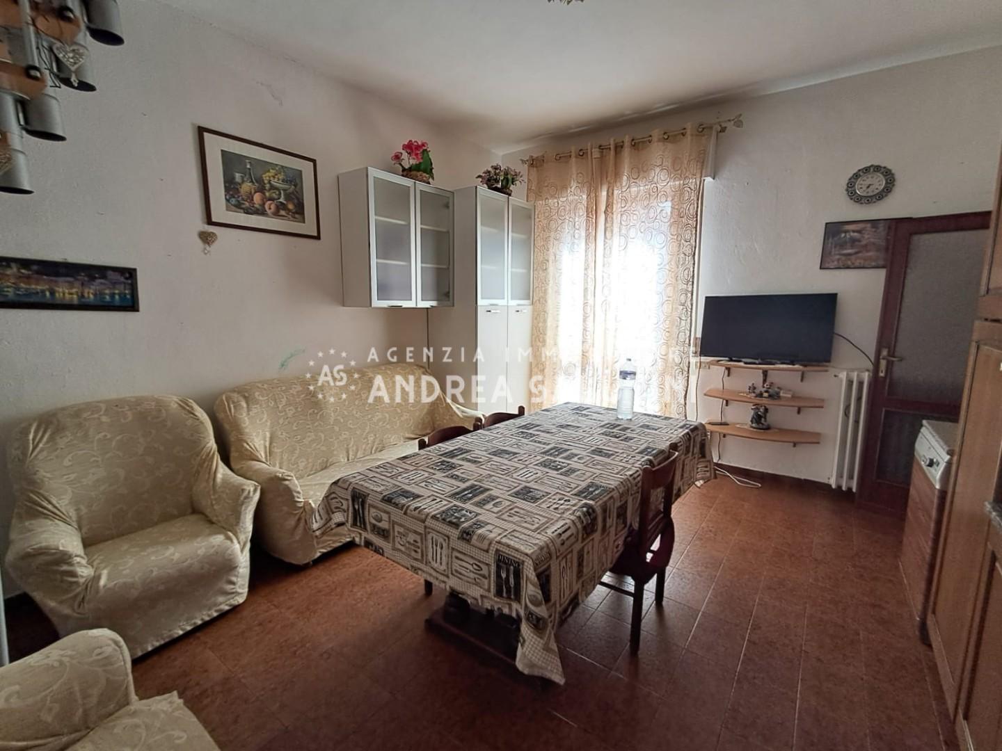 Trilocale con terrazzo a Buti