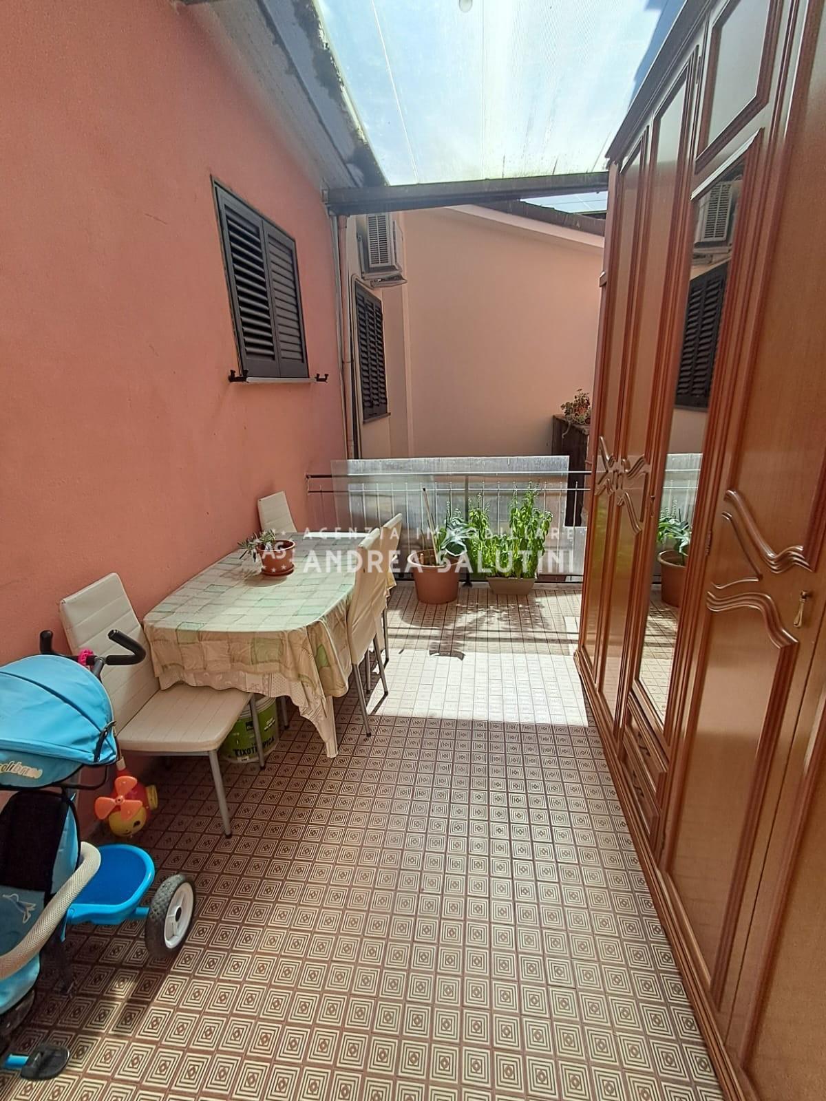 Trilocale con terrazzo a Buti
