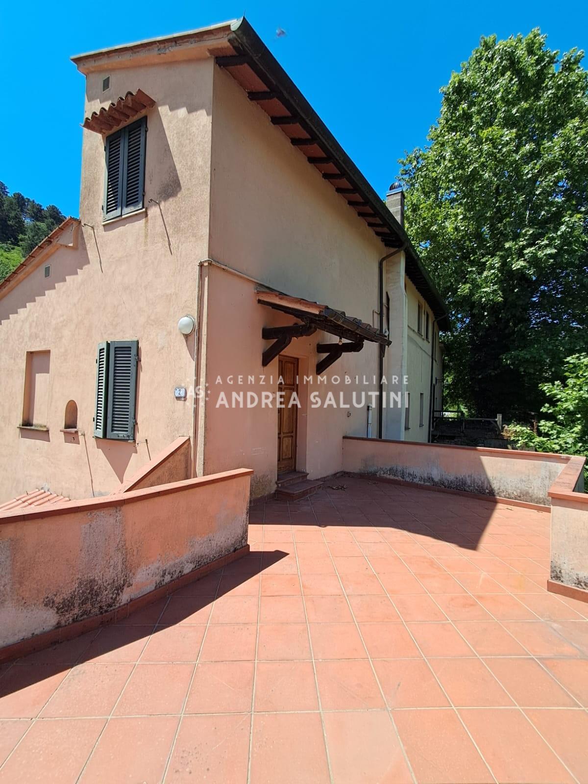 Quadrilocale con terrazzo a Buti