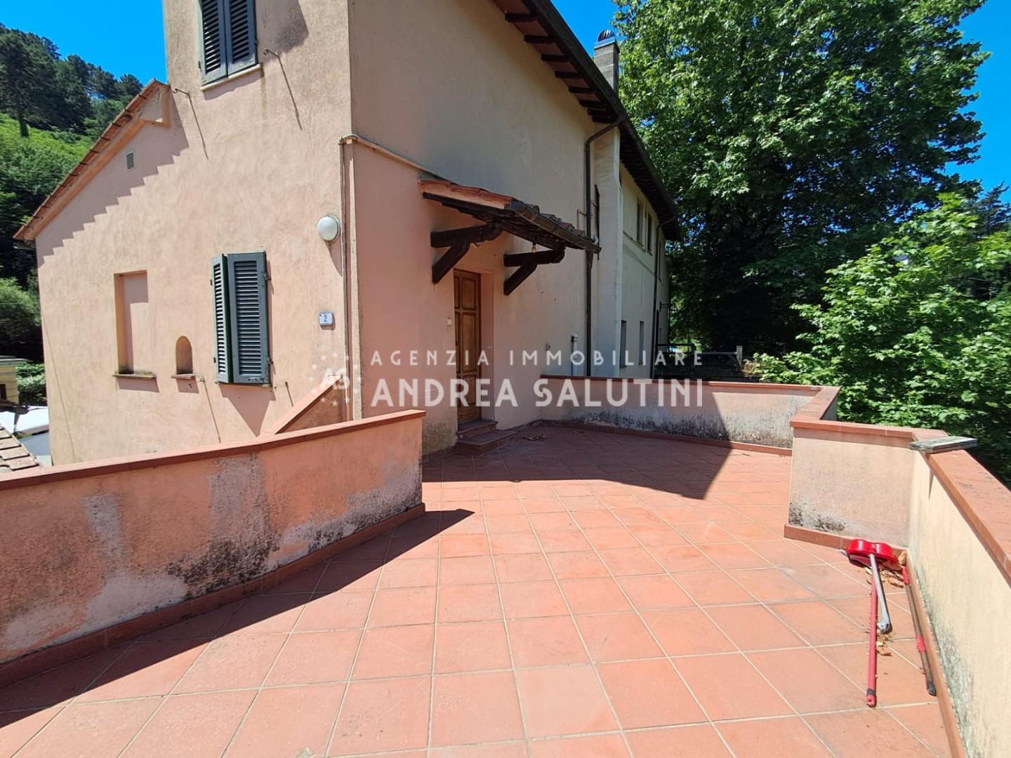 Quadrilocale con terrazzo a Buti