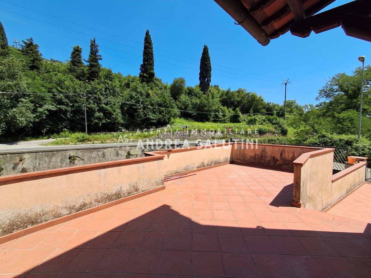Quadrilocale con terrazzo a Buti