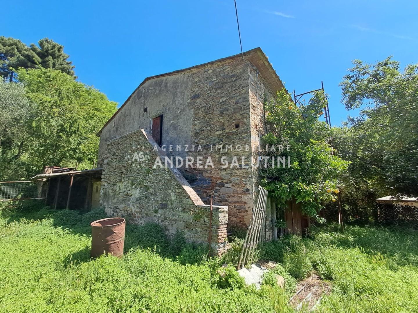 Rustico con giardino a Buti