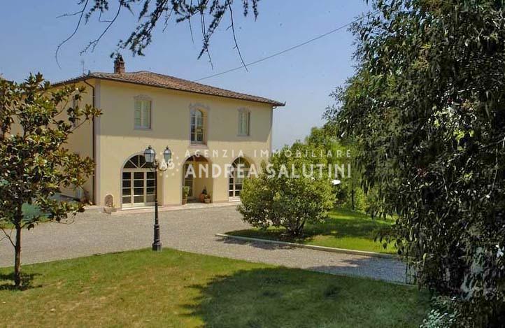 Villa con giardino a San Miniato