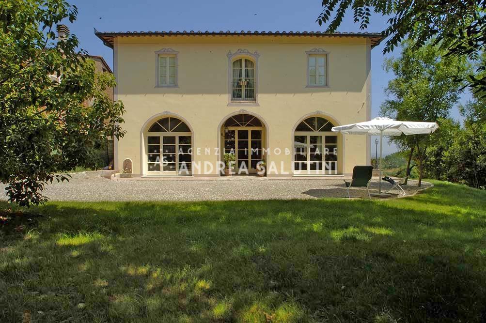 Villa con giardino a San Miniato